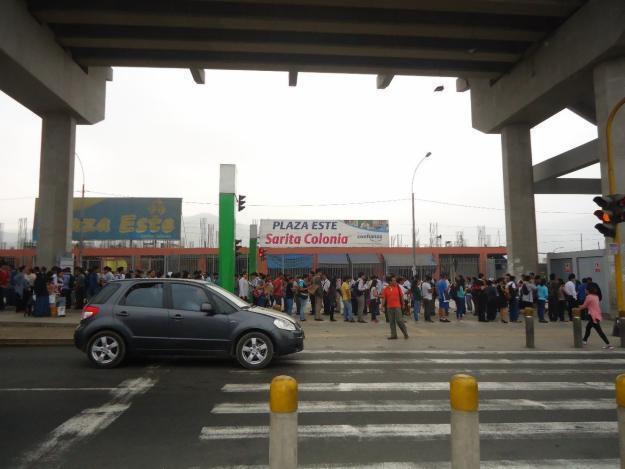 SE ALQUILA LOCALES COMERCIALES EN SJL