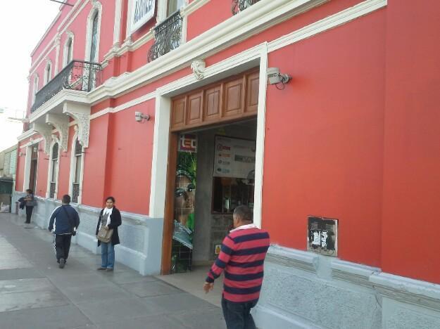 Vendo tienda en el.1er. Piso de plazatec frente al Real plaza de