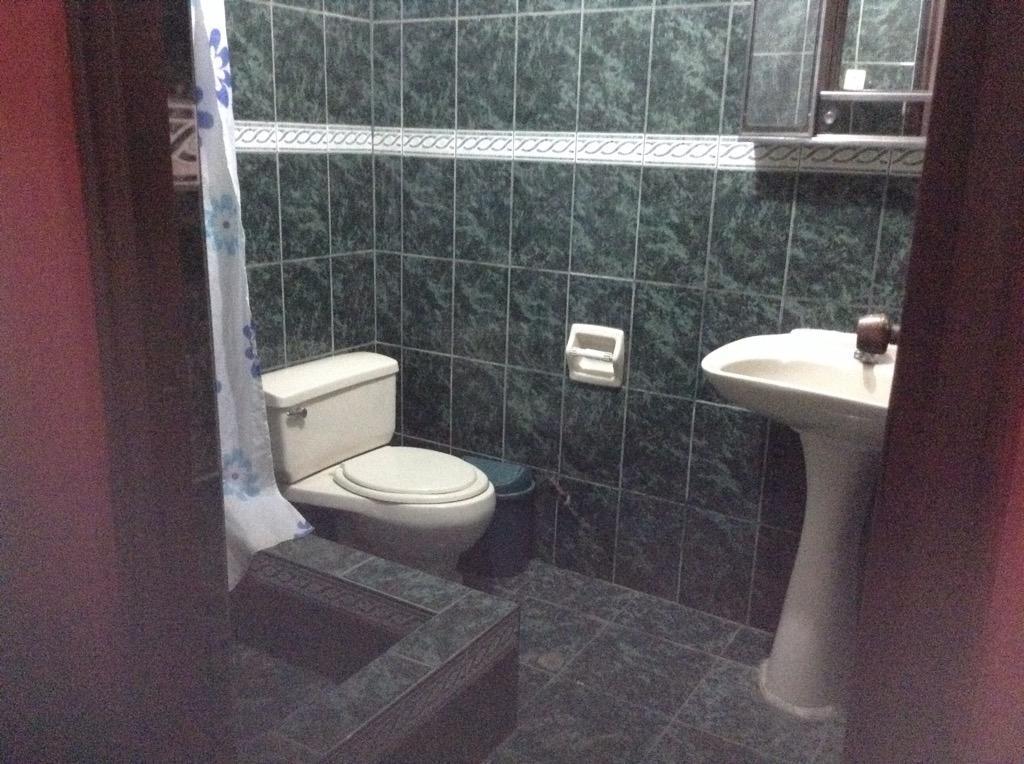 alquilo habitacion