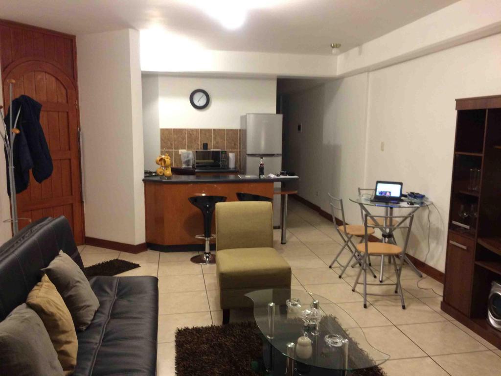 VENDO DEPTO. EN  AMOBLADO AV. BOLOGNESI 1369 URB MONTERRICO