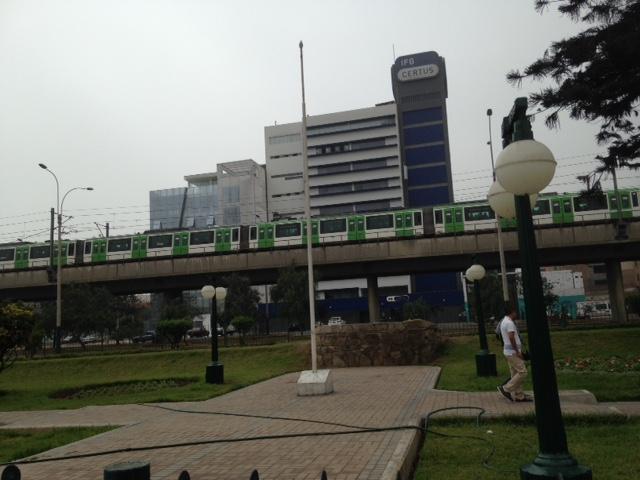 SURCO: Frente a Estación Metro Jorge Chávez