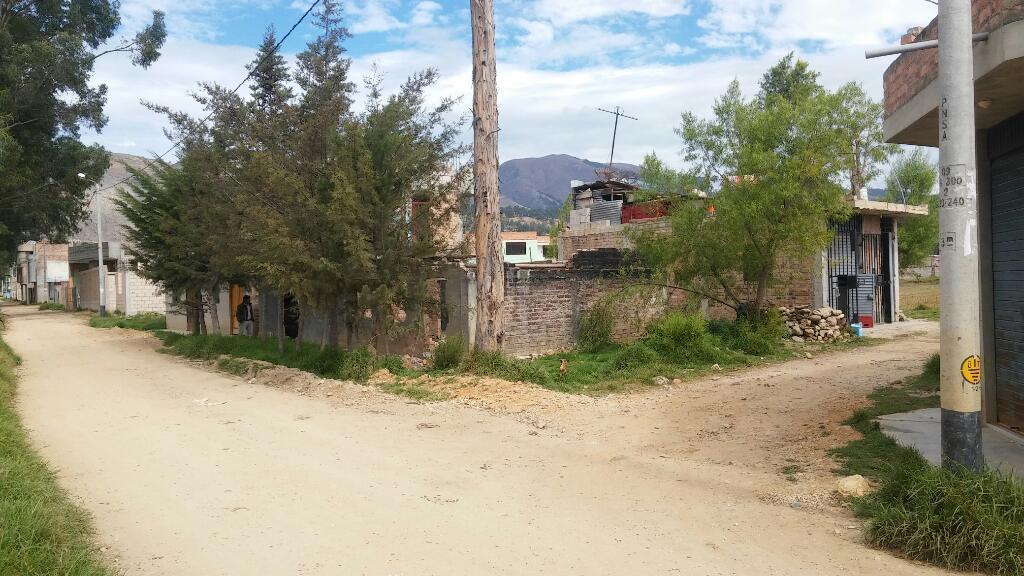 Terreno en ESQUINA ubicado en Huacariz sunchubamba