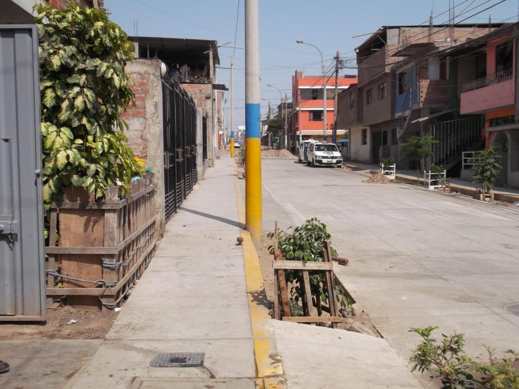 VENDO TERRENO EN PUENTE PIEDRA ACCIONES Y DERECHOS DE 118 M2 A $33,000