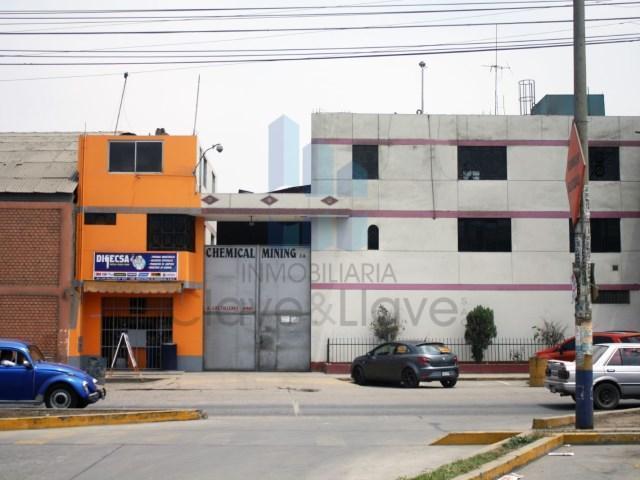 Local Industrial en Alquiler Los Olivos Ovalo Naranjal