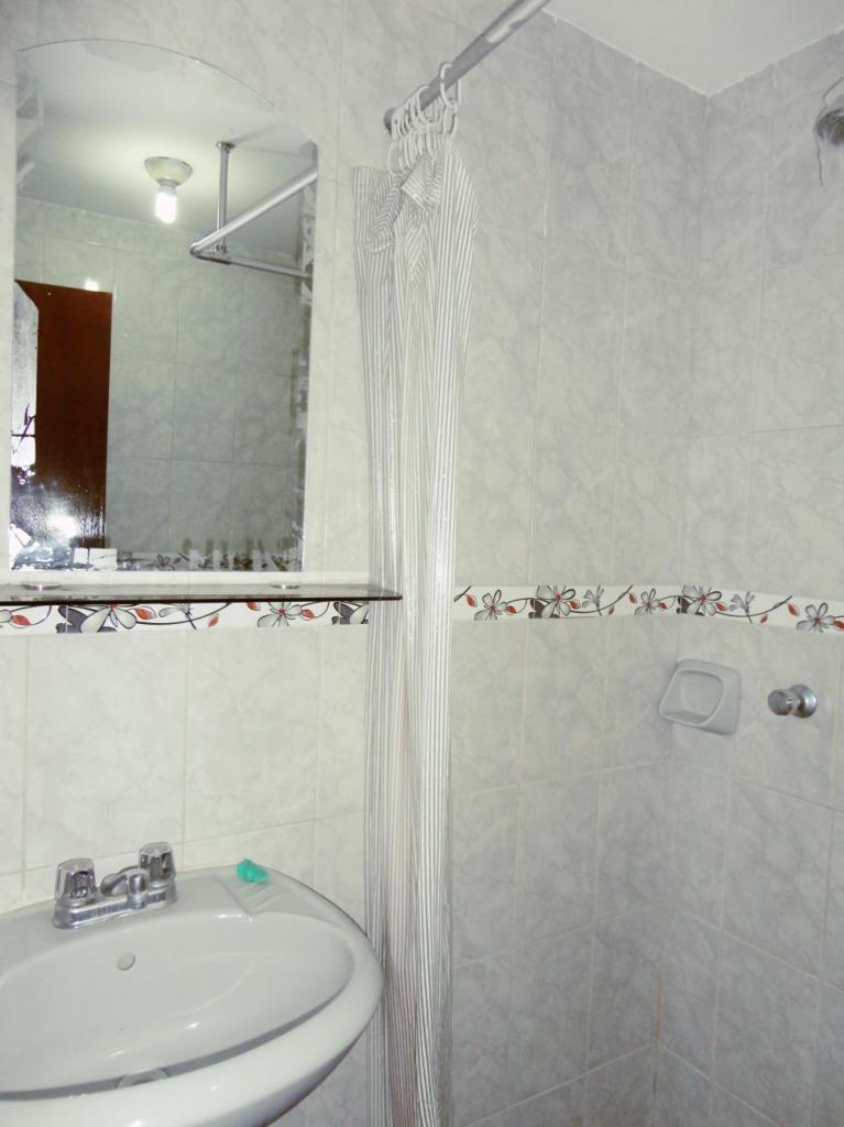 Alquilo en Yanahuara y Vallecito Habitaciones para senoritas con baño propio