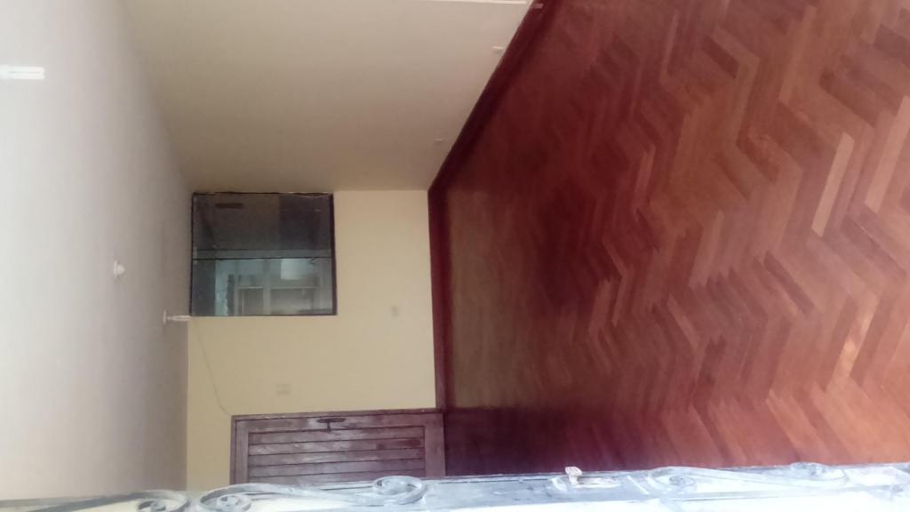 Se alquila departamento 1 piso 110 m2