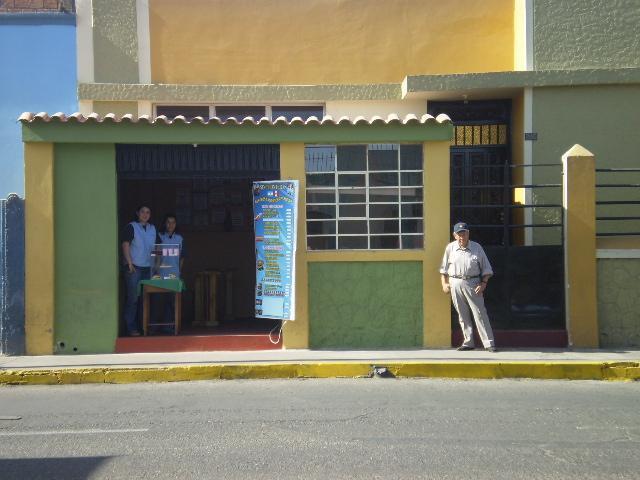 vendo local comercial buena ubicación en Mireflores