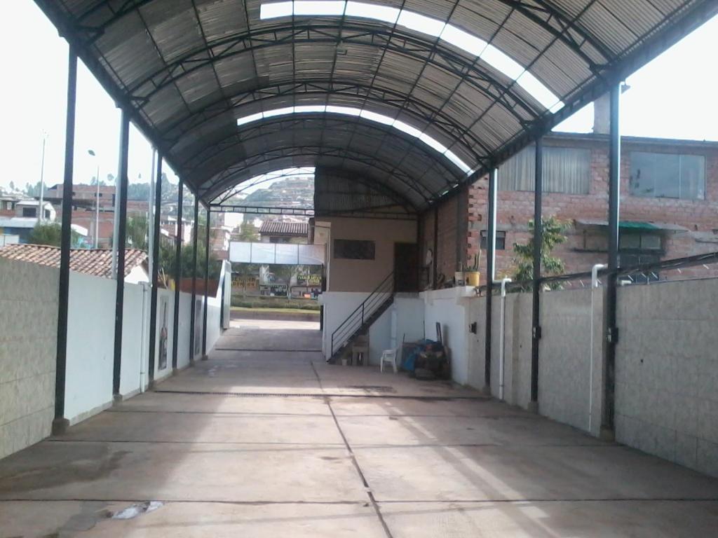 Vendo Local Comercial en la Prolong. Av. De la Cultura