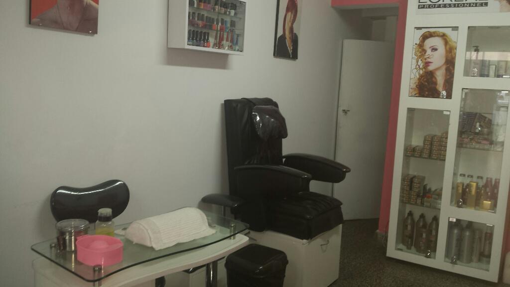 SALÓN DE BELLEZA EN VENTA