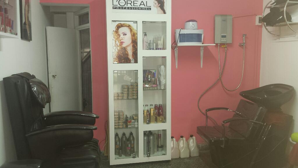 SALÓN DE BELLEZA EN VENTA