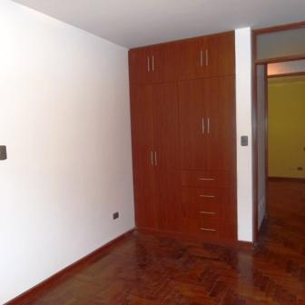 AHS D 1708 Vendo bonito departamento en 1er piso con cochera en Piedra Santa 2 Yanahuara