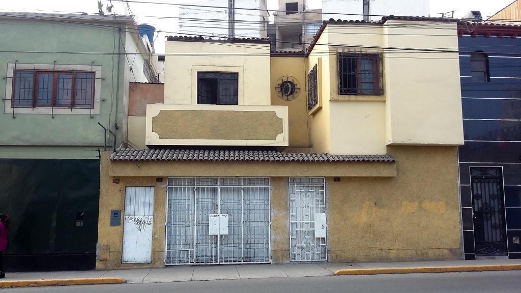 OFERTA , Casa de 2 pisos, AV. CUBA CUADRA 1, Jesus Maria, a precio de terreno