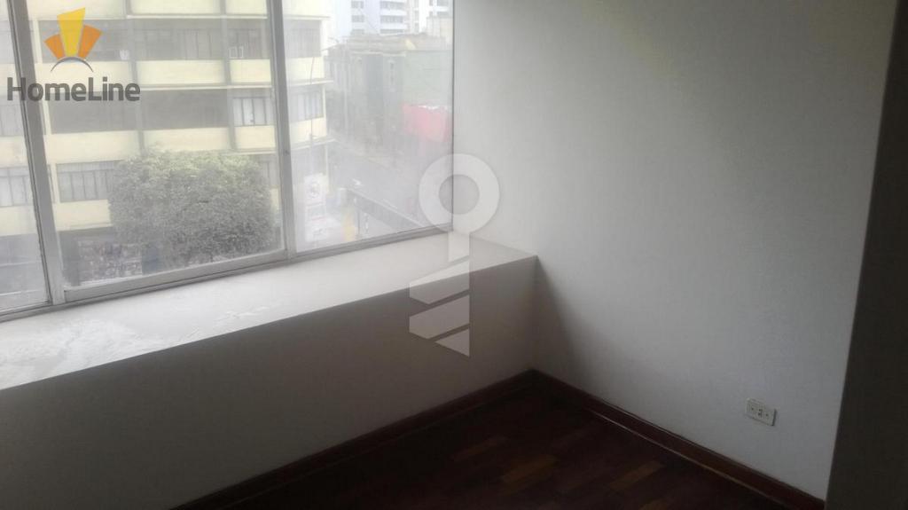 CRM1108813 DEPARTAMENTO U OFICINA EN VENTA EN MIRAFLORES