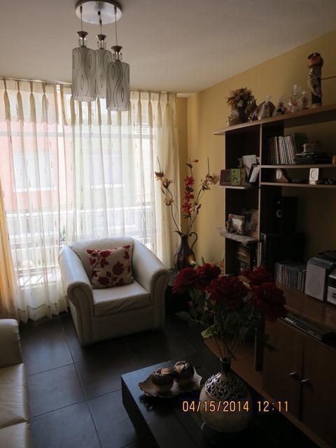 AHS D 1368 Vendo bonito departamento en 2do piso en Residencial privada en Cercado cerca al Club de Abogados