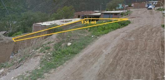 Remato Pillcomarca . En esquina a una cuadra de la carretera central