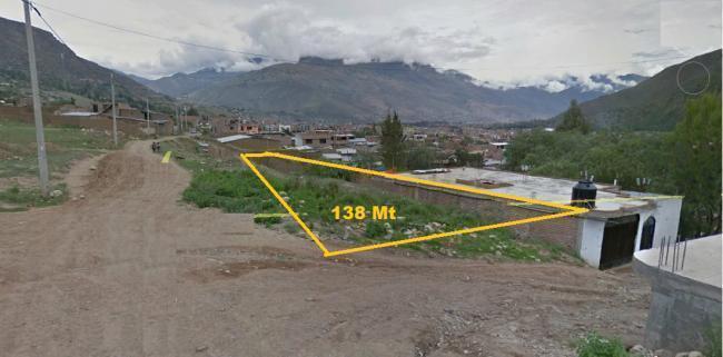 Remato Pillcomarca . En esquina a una cuadra de la carretera central