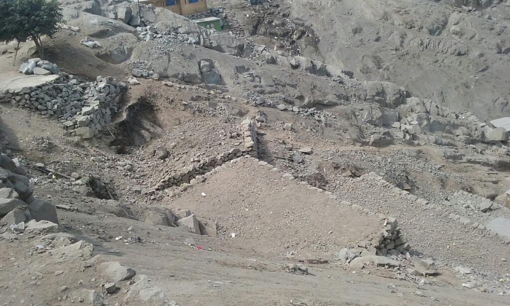 SE VENDE 2TERRENOS DE 90 M2 AL FRENTE DE PLAZA VITARTE CERRO CANDELA