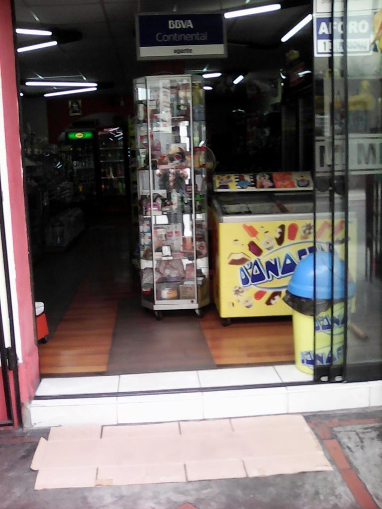 VENTA DE LOCAL COMERCIAL Y TRASPAZO DE MINIMARKET