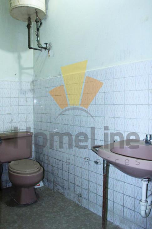 VENTA DE OFICINA EN PRIMER PISO,ZONA COMERCIAL DE CERCADO DE