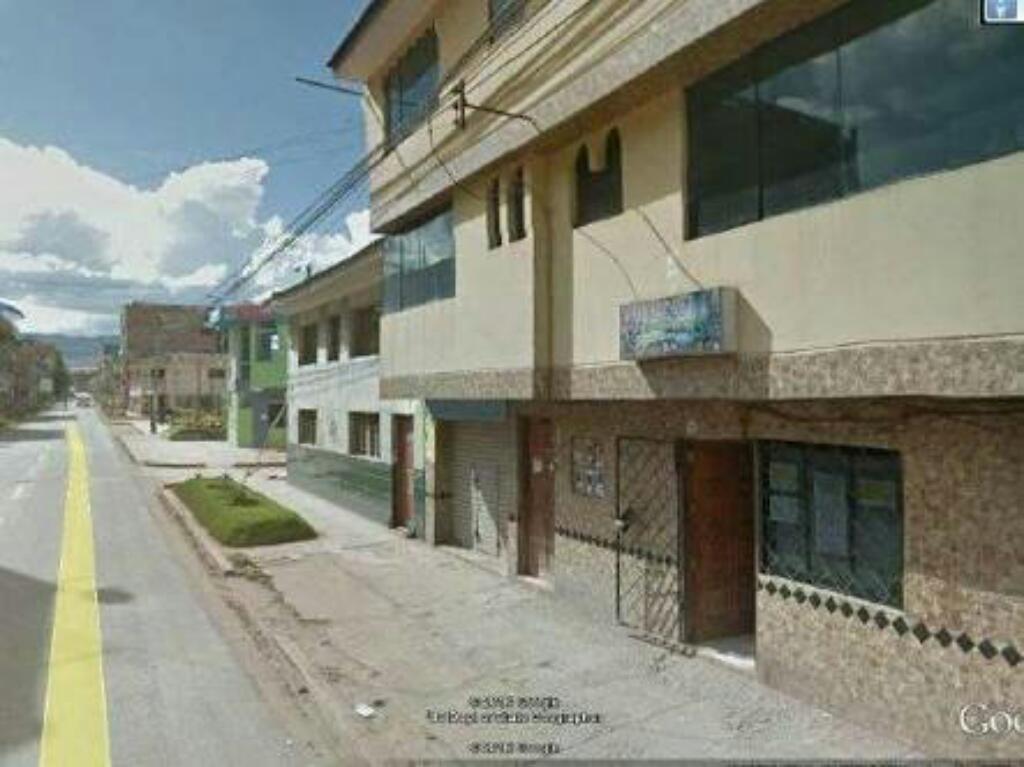 Vendo Casa Cómo Terreno en La Urbanización Los Nogales por Ocasión