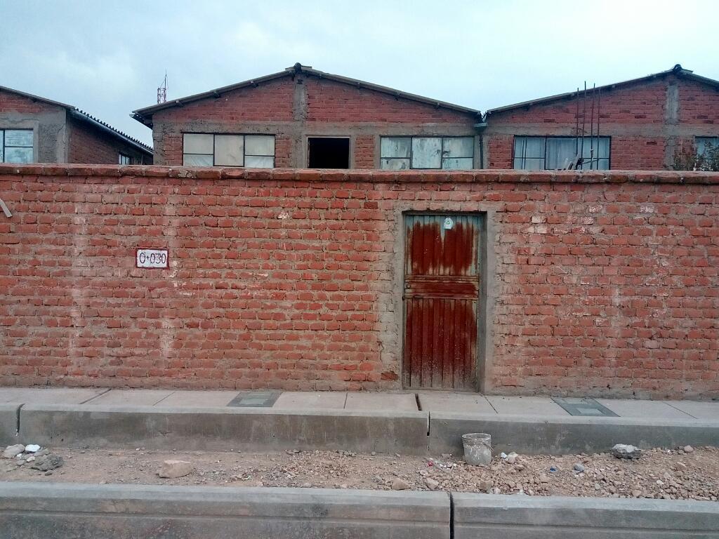 Vendo Casa de Dos Pisos en Alto