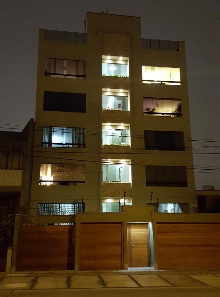 Duplex 4hab, 2cocheras, 2terrazas, a.servicio, parque, 225m2AT límite San Isidro