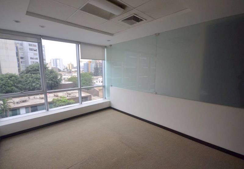 Excelente oficina de 176.66m a $3533 IGV en centro empresarial, San Isidro