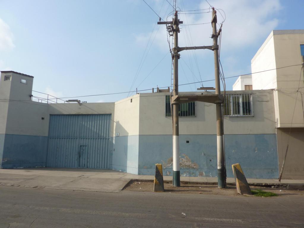 Empresa vende local de 1120.80mt2 excelente ubicación