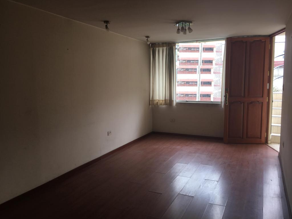 AHS D 2099 Vendo bonito departamentoen 2do piso en Tahuaycani Sachaca