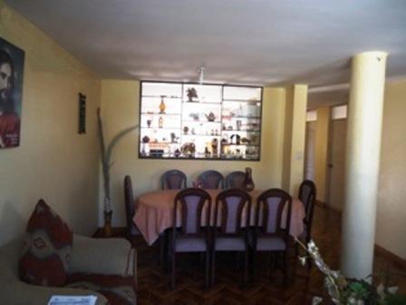 AHS D 1679 Vendo lindo departamento en 1er piso con cochera en Sachaca