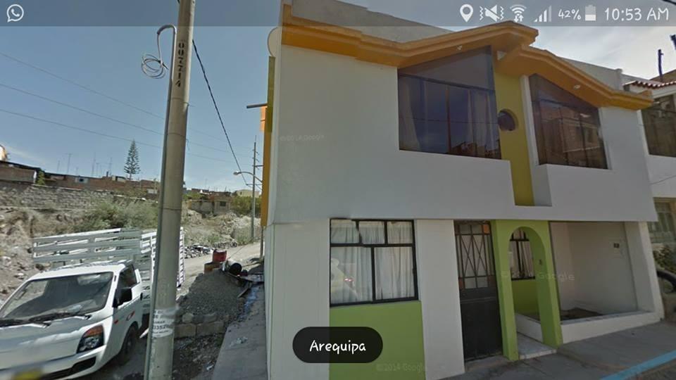 SE VENDE CASA DE DOS PISOS