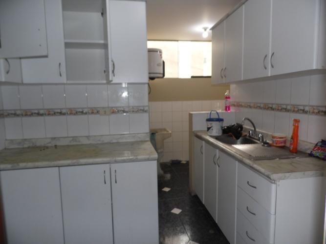 SE VENDE AMPLIO DPTO. EN 2DO PISO EN LA MOLINA