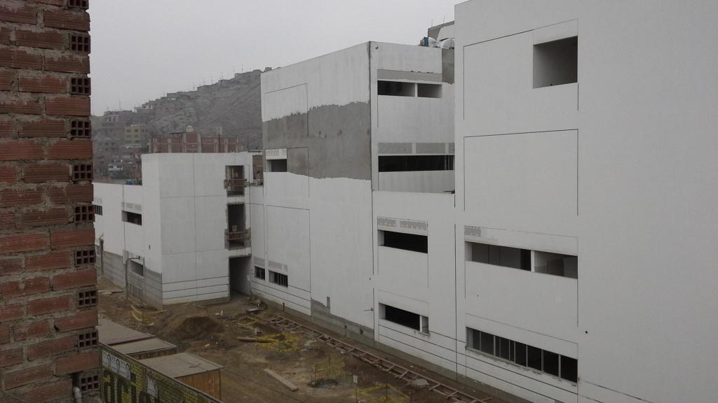 FRENTE AL NUEVO HOSPITAL DE VITARTE EN VENTA UN LOCALCITO