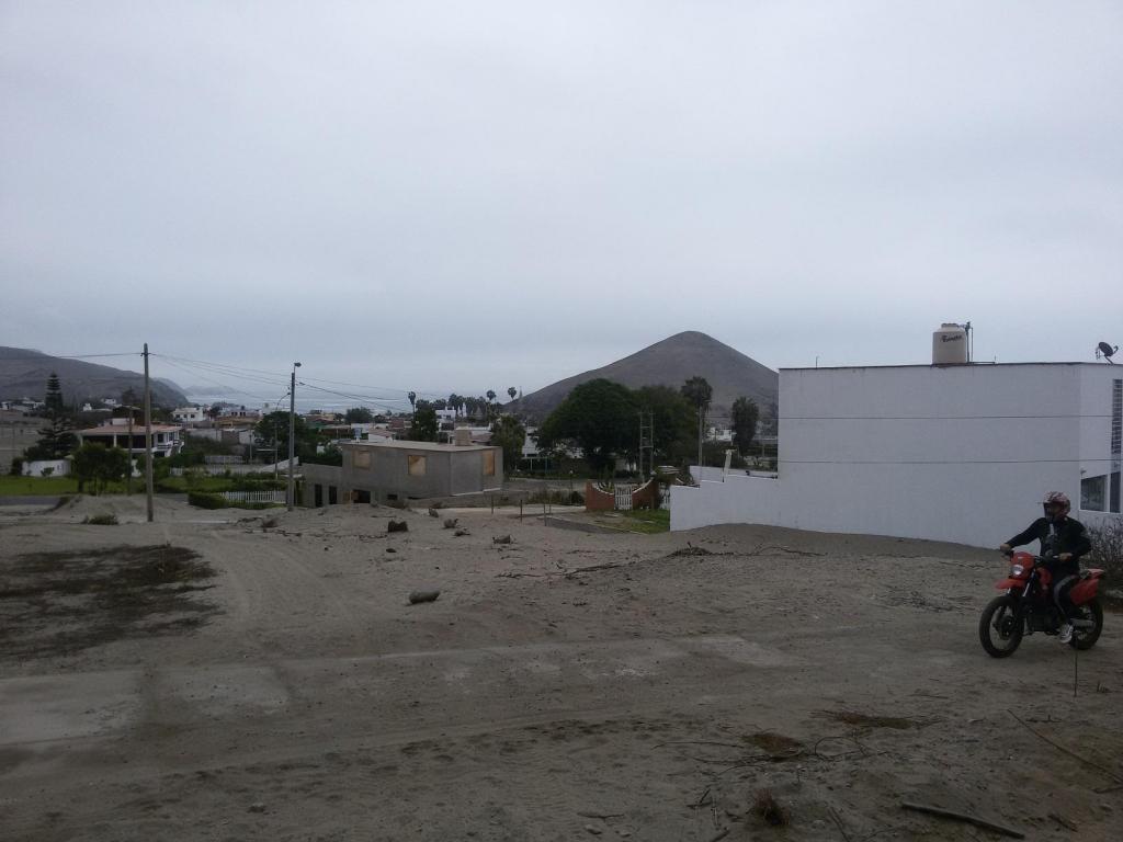 Vendo terreno en Urb Country Club Distrito Santa Rosa con vista al mar