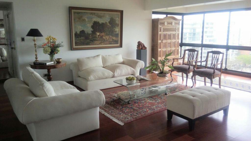 Four room spacious duplex fully furnished in San Isidro,  Perú
