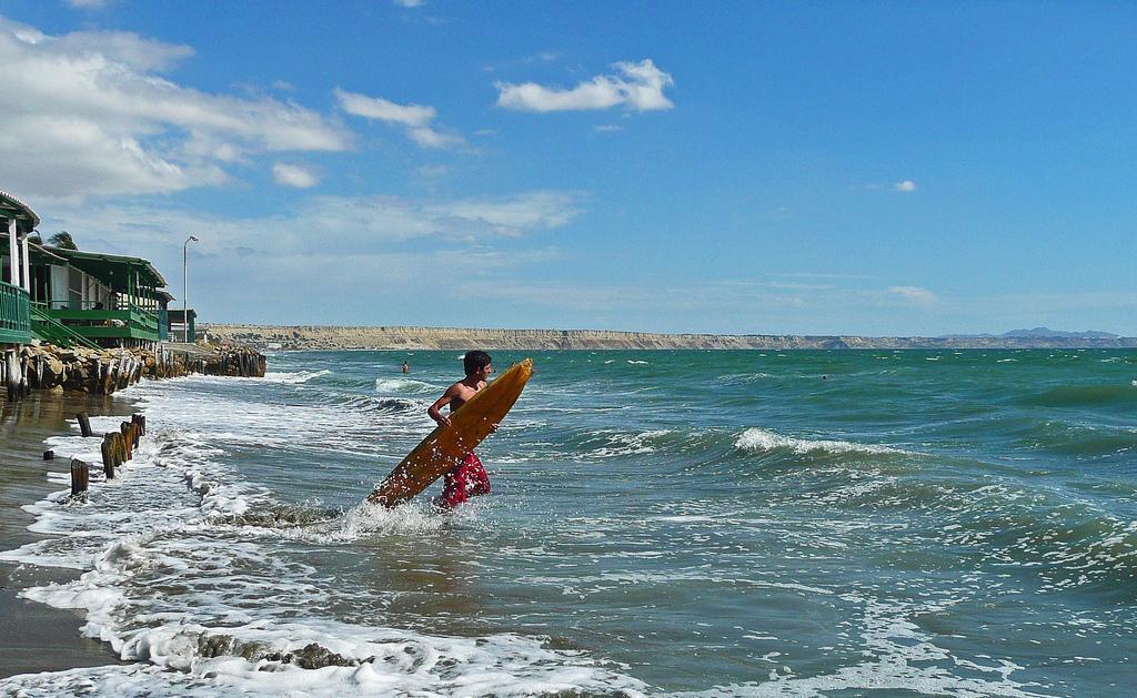 Casa de playa en colán. Estreno