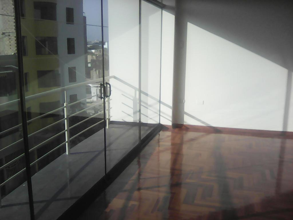 Duplex en estreno 4to piso con cochera Urb. Ingeniería