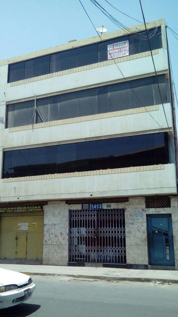 Se Vende Oficina de 28 Mt2 Centro  papeles en regla,Avenida Saenz Peña ex edificio del Poder Judicial