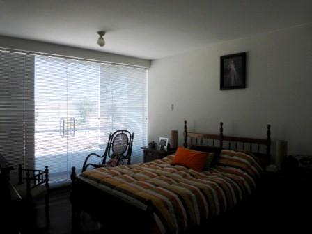 AHS D 1181 Vendo lindo departamento en 4to piso con cochera en Zona Residencial de Cayma