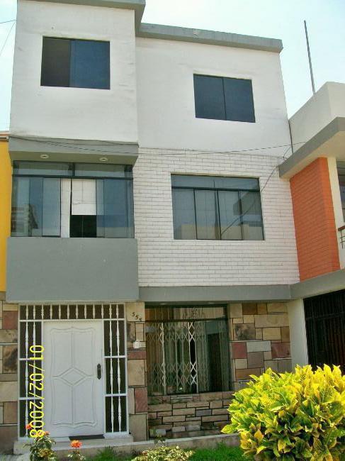 San Miguel Venta Casa Remodelada 3 Pisos Con Departamento Urb. San José $220,000 Usd