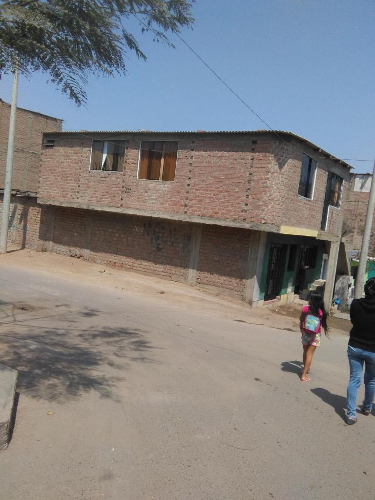Vendo Casa en Segundo Piso,titulo Sanead