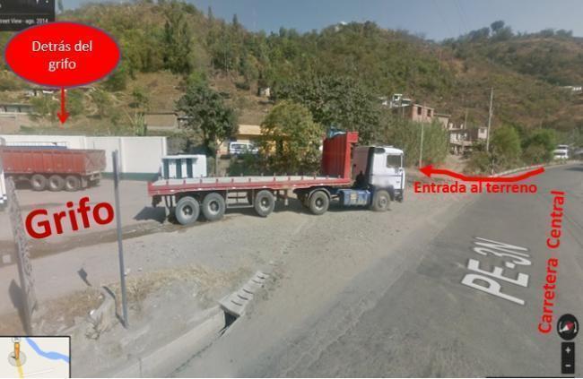 Amarilis a media cuadra de la carretera central, antes de llegar al Ejercito