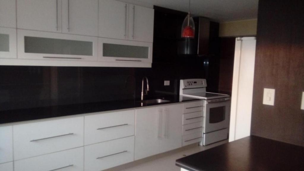 VENDO TRIPLEX EN SURCO