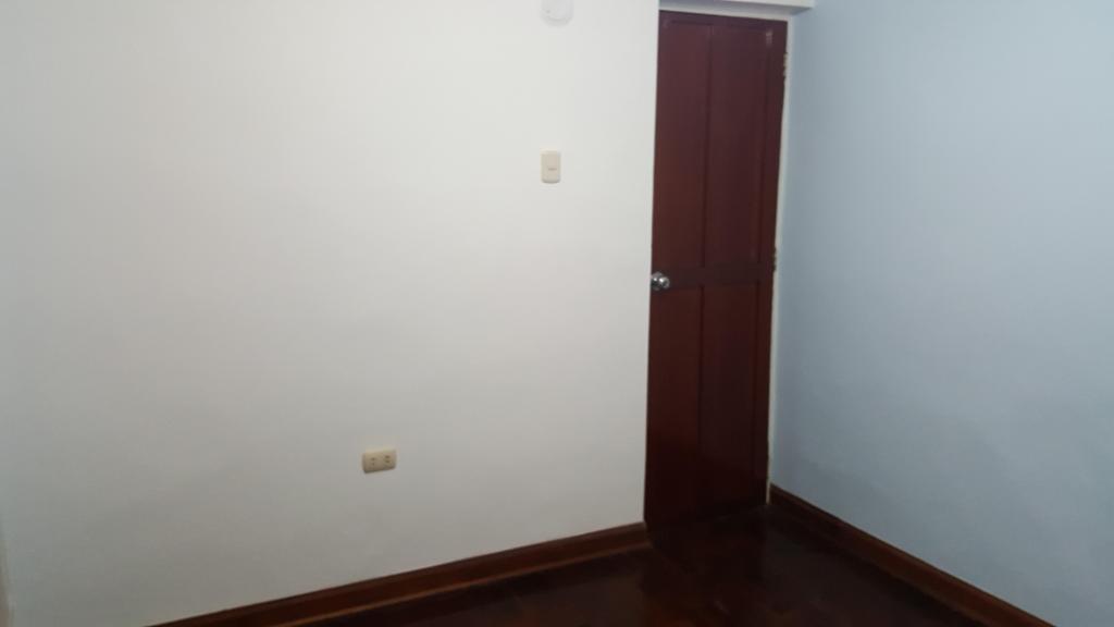 Habitación En Alquiler Entrada Independiente S/. 180.00