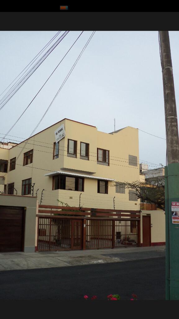 Se Vende Casa de 3 Pisos en San Borja
