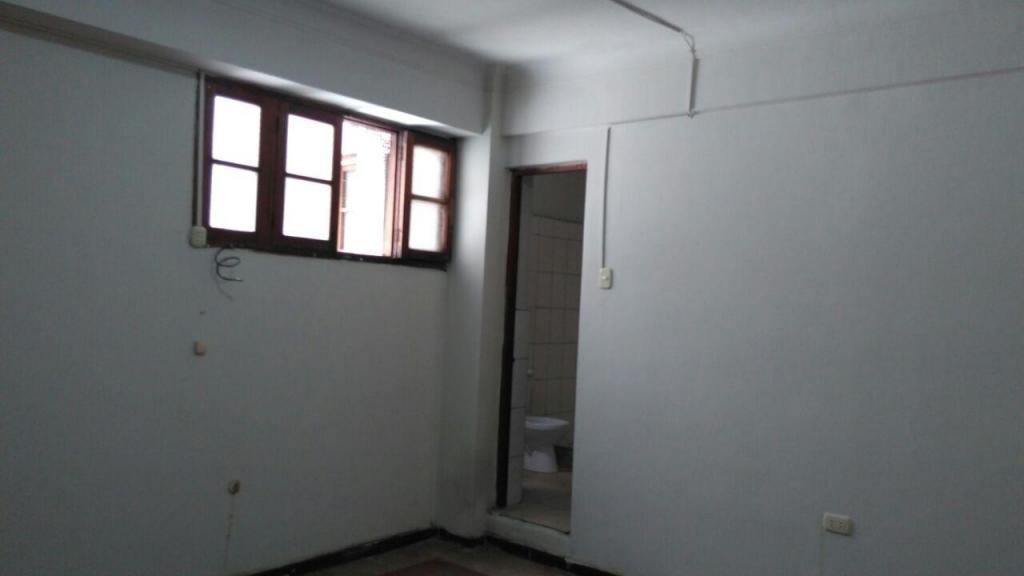 SE ALQUILA HABITACION