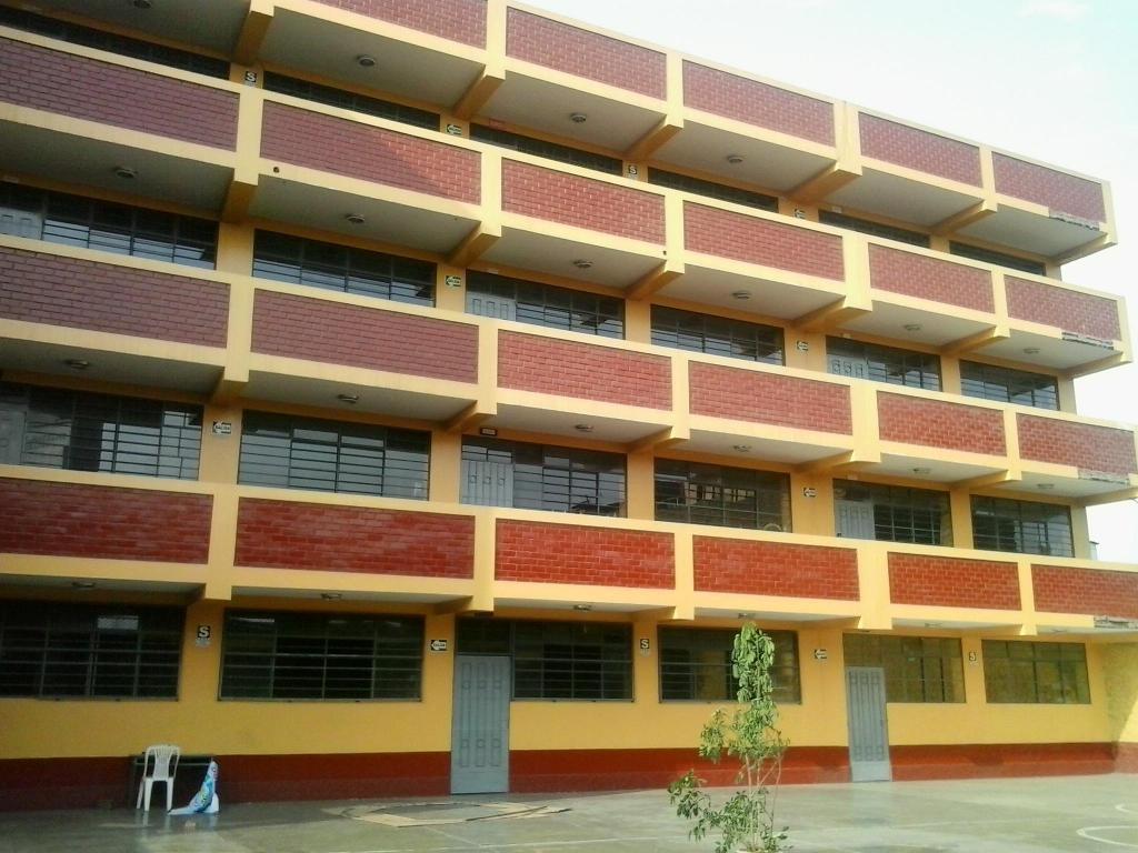 Vendo o Alquilo amplio local