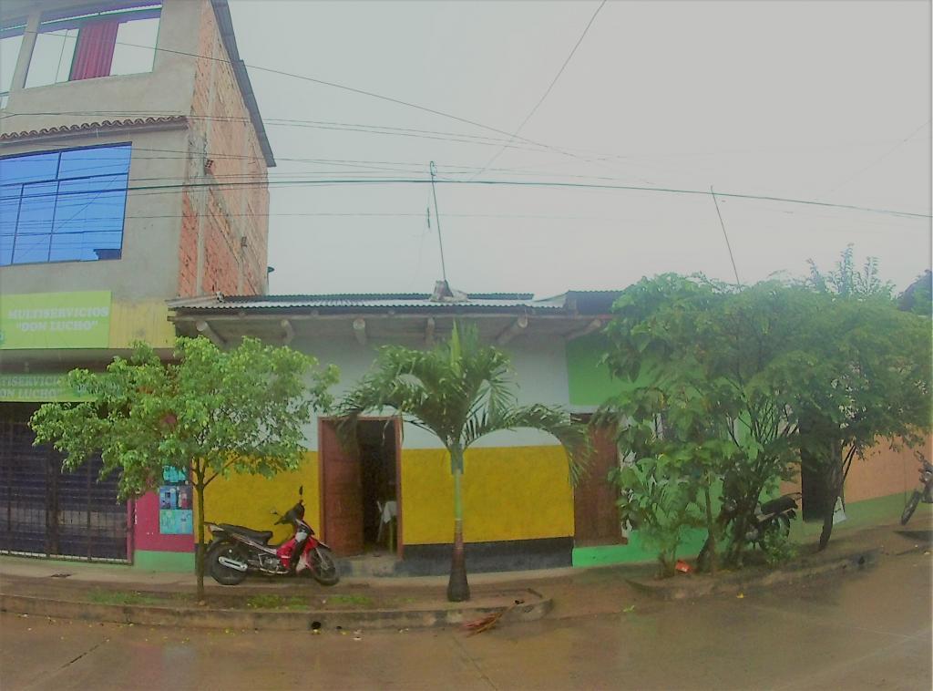 CASA EN VENTA en zona urbana centrica barrio huayco