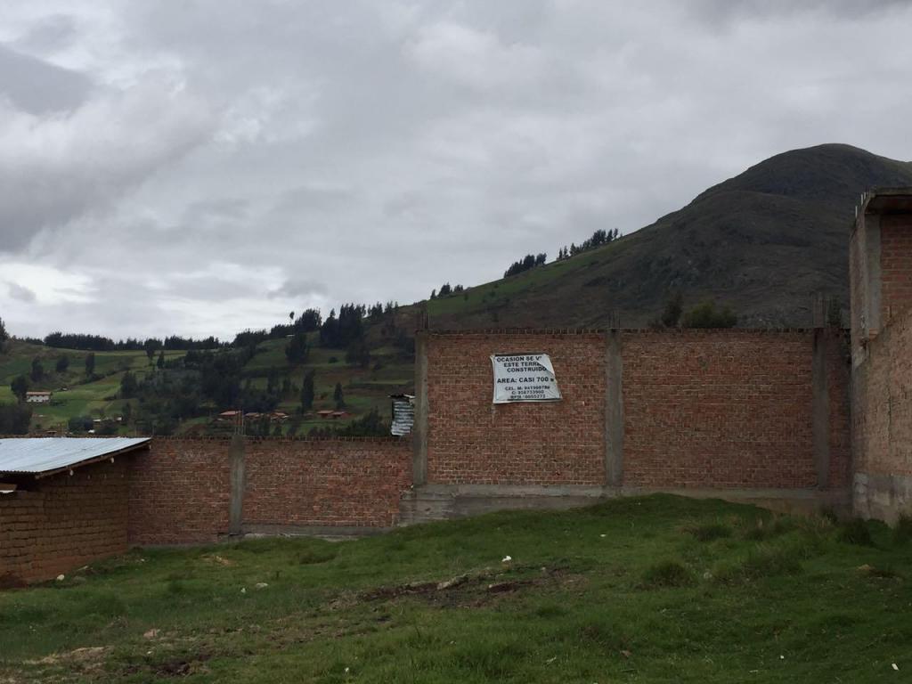 OCASIÓN! Terreno cercado cerca a UNT y con bases para construcción