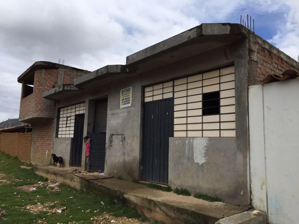 OCASIÓN! Terreno cercado cerca a UNT y con bases para construcción